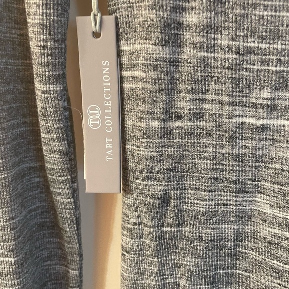 Tart Collection long sleeve knit top with key hole cutouts - Picture 4 of 5